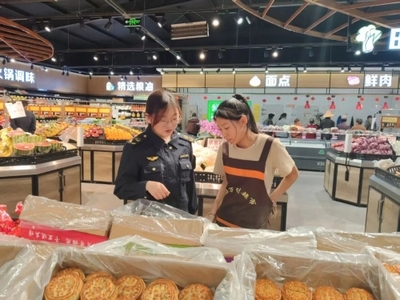新寺鎮(zhèn)市場(chǎng)監(jiān)督管理所全力開展節(jié)前食品安全專項(xiàng)檢查 筑牢節(jié)日消費(fèi)“安全防線”